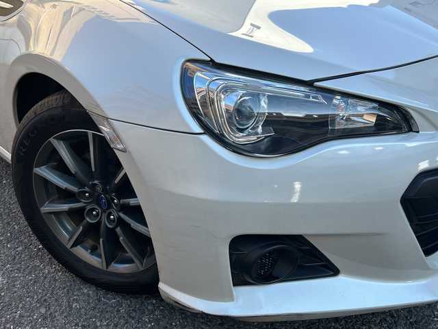 スバル ＢＲＺ R 東京都 2013(平25)年 6.6万km サテンホワイトパール 社外ナビ　（CN-S310WD）/　＜フルセグTV/DVD/CD/Bluetooth＞/バックカメラ/ETC/MTモード付AT/キーレス/スペアキー/電動格納ミラー/社外マット/取扱説明書/保証書