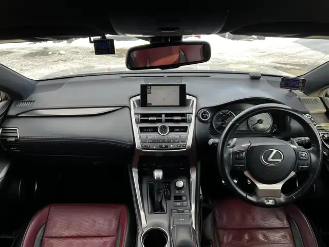 レクサス ＮＸ 300h Fスポーツ 道央・札幌 2015(平27)年 12.7万km ソニッククォーツ ４WD/純正メモリーナビ/AM/FM/BT/CD/フルセグ/レクサスセーフティセンス/衝突被害軽減ブレーキ/横滑り防止装置/レーダークルーズコントロール/レーンキープアシスト/クリアランスソナー/ブラインドスポットモニター/バックカメラ/フロントカメラ/サイドカメラ/全方位カメラ/アラウンドビューモニター/ビルトインETC/ドライブレコーダー/アイドリングストップ/SPORTMODE/ECOMODE/EVMODE/パワーバックドア/全席パワーシート/D席メモリーシート/前席シートヒーター/前席エアシート/レザーシート/革巻きステアリング/ステアリングリモコン/パドルシフト/ハンドルヒーター/電動パーキング/オートブレーキホールド/自動防眩ミラー/MTモード付AT/レーダー探知機/プッシュスタート/スマートキー/LEDヘッドライト/オートライト/オートマチックハイビーム/電動格納ミラー/ヒーテッドドアミラー/ウィンカーミラー/純正フロアマット/ドアバイザー/純正AW付夏タイヤ積込