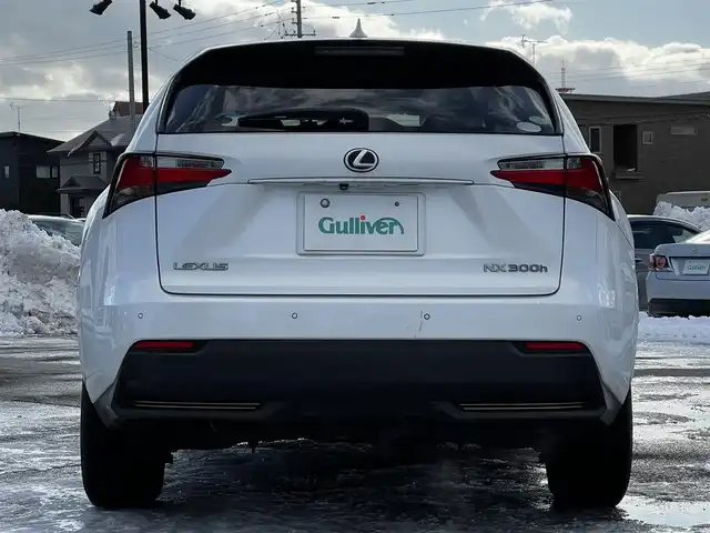 レクサス ＮＸ 300h Fスポーツ 道央・札幌 2015(平27)年 12.7万km ソニッククォーツ ４WD/純正メモリーナビ/AM/FM/BT/CD/フルセグ/レクサスセーフティセンス/衝突被害軽減ブレーキ/横滑り防止装置/レーダークルーズコントロール/レーンキープアシスト/クリアランスソナー/ブラインドスポットモニター/バックカメラ/フロントカメラ/サイドカメラ/全方位カメラ/アラウンドビューモニター/ビルトインETC/ドライブレコーダー/アイドリングストップ/SPORTMODE/ECOMODE/EVMODE/パワーバックドア/全席パワーシート/D席メモリーシート/前席シートヒーター/前席エアシート/レザーシート/革巻きステアリング/ステアリングリモコン/パドルシフト/ハンドルヒーター/電動パーキング/オートブレーキホールド/自動防眩ミラー/MTモード付AT/レーダー探知機/プッシュスタート/スマートキー/LEDヘッドライト/オートライト/オートマチックハイビーム/電動格納ミラー/ヒーテッドドアミラー/ウィンカーミラー/純正フロアマット/ドアバイザー/純正AW付夏タイヤ積込