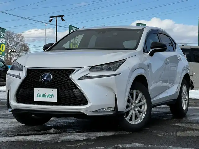 レクサス ＮＸ 300h Fスポーツ 道央・札幌 2015(平27)年 12.7万km ソニッククォーツ ４WD/純正メモリーナビ/AM/FM/BT/CD/フルセグ/レクサスセーフティセンス/衝突被害軽減ブレーキ/横滑り防止装置/レーダークルーズコントロール/レーンキープアシスト/クリアランスソナー/ブラインドスポットモニター/バックカメラ/フロントカメラ/サイドカメラ/全方位カメラ/アラウンドビューモニター/ビルトインETC/ドライブレコーダー/アイドリングストップ/SPORTMODE/ECOMODE/EVMODE/パワーバックドア/全席パワーシート/D席メモリーシート/前席シートヒーター/前席エアシート/レザーシート/革巻きステアリング/ステアリングリモコン/パドルシフト/ハンドルヒーター/電動パーキング/オートブレーキホールド/自動防眩ミラー/MTモード付AT/レーダー探知機/プッシュスタート/スマートキー/LEDヘッドライト/オートライト/オートマチックハイビーム/電動格納ミラー/ヒーテッドドアミラー/ウィンカーミラー/純正フロアマット/ドアバイザー/純正AW付夏タイヤ積込