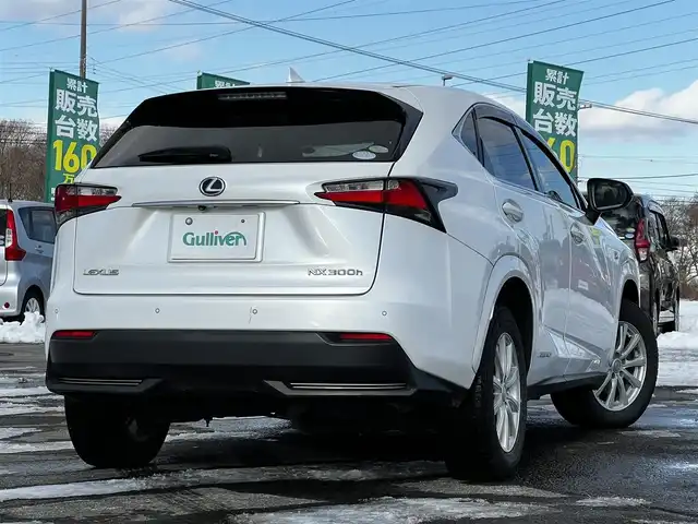 レクサス ＮＸ 300h Fスポーツ 道央・札幌 2015(平27)年 12.7万km ソニッククォーツ ４WD/純正メモリーナビ/AM/FM/BT/CD/フルセグ/レクサスセーフティセンス/衝突被害軽減ブレーキ/横滑り防止装置/レーダークルーズコントロール/レーンキープアシスト/クリアランスソナー/ブラインドスポットモニター/バックカメラ/フロントカメラ/サイドカメラ/全方位カメラ/アラウンドビューモニター/ビルトインETC/ドライブレコーダー/アイドリングストップ/SPORTMODE/ECOMODE/EVMODE/パワーバックドア/全席パワーシート/D席メモリーシート/前席シートヒーター/前席エアシート/レザーシート/革巻きステアリング/ステアリングリモコン/パドルシフト/ハンドルヒーター/電動パーキング/オートブレーキホールド/自動防眩ミラー/MTモード付AT/レーダー探知機/プッシュスタート/スマートキー/LEDヘッドライト/オートライト/オートマチックハイビーム/電動格納ミラー/ヒーテッドドアミラー/ウィンカーミラー/純正フロアマット/ドアバイザー/純正AW付夏タイヤ積込