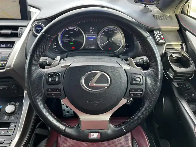 レクサス ＮＸ 300h Fスポーツ 道央・札幌 2015(平27)年 12.7万km ソニッククォーツ ４WD/純正メモリーナビ/AM/FM/BT/CD/フルセグ/レクサスセーフティセンス/衝突被害軽減ブレーキ/横滑り防止装置/レーダークルーズコントロール/レーンキープアシスト/クリアランスソナー/ブラインドスポットモニター/バックカメラ/フロントカメラ/サイドカメラ/全方位カメラ/アラウンドビューモニター/ビルトインETC/ドライブレコーダー/アイドリングストップ/SPORTMODE/ECOMODE/EVMODE/パワーバックドア/全席パワーシート/D席メモリーシート/前席シートヒーター/前席エアシート/レザーシート/革巻きステアリング/ステアリングリモコン/パドルシフト/ハンドルヒーター/電動パーキング/オートブレーキホールド/自動防眩ミラー/MTモード付AT/レーダー探知機/プッシュスタート/スマートキー/LEDヘッドライト/オートライト/オートマチックハイビーム/電動格納ミラー/ヒーテッドドアミラー/ウィンカーミラー/純正フロアマット/ドアバイザー/純正AW付夏タイヤ積込