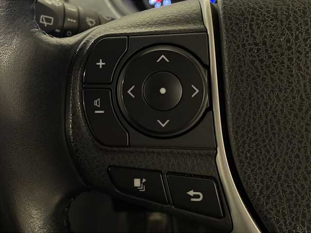 トヨタ ヴォクシー ZS 煌Ⅱ 熊本県 2017(平29)年 8.9万km ホワイトパールクリスタルシャイン 純正ナビ10インチナビ/フルセグテレビ/純正12インチフリップダウンモニター/プッシュスタート/両側パワースライドドア/ETC/スマートキー/ウィンカーミラー/LEDヘッドライト/オートライト/フォグライト/横滑り防止装置/電動格納ミラー/ドアバイザー