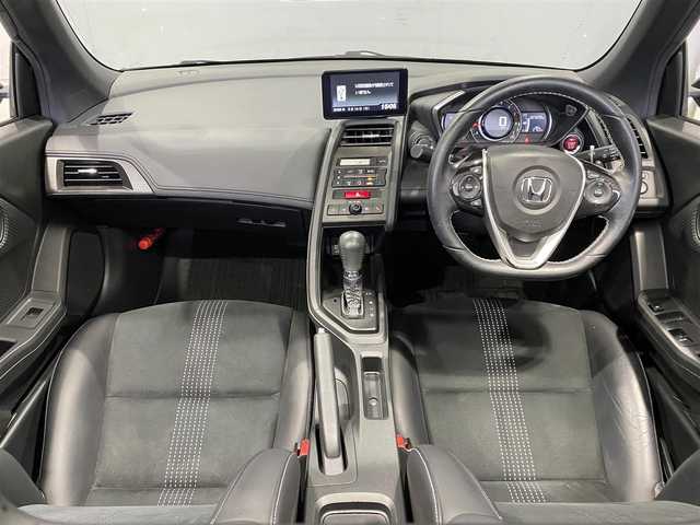 ホンダ Ｓ６６０ α 和歌山県 2016(平28)年 2.4万km プレミアムミスティックナイトパール 安全装備/・LEDヘッドライト/・VSA（車両挙動安定化制御システム）/・ヒルスタートアシスト機能/・エマージェンシーストップシグナル/・ダブル＋サイドエアバッグ/純正ディスプレイオーディオ/バックカメラ/クルーズコントロール/ハーフレザーシート/本革巻きステアリング/シフトノブ/パドルシフト/ユーティリティボックス/充電用USB端子/LMスポーツ15・16インチAW/純正フロアマット/純正ETC
