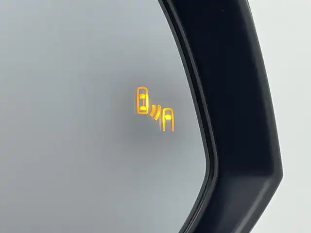 トヨタ ＲＡＶ４ アドベンチャー 岡山県 2023(令5)年 2.2万km アティチュードブラックマイカ 純正１０．５インチディスプレイオーディオ(ナビ付)		/【フルセグ/Bluetooth/DVD/CarPlay】		/パノラミックビューモニター		/純正19inアルミホイール+サマータイヤ：装着				/レーダークルーズコントロール	/デジタルインナーミラー/ブラインドスポットモニター	/ビルトインETC	２．０	/電動リアゲート/パワーシート/LEDヘッドライト（AUTO機能付き）		/シートヒーター/ステリングヒーター/エアシート		/横滑り防止機能		/衝突軽減システム		/車線逸脱防止システム					/スマートキー				/プッシュスタート		/コーナーセンサー				/純正フロアマット				/取扱説明書		/スペアキー×１