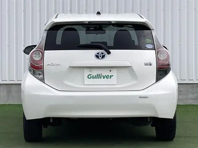 トヨタ アクア G 香川県 2014(平26)年 5.5万km スーパーホワイトⅡ 登録時走行距離：54894km/ディーラー純正ナビ/モデリスタ15インチアルミ/前後ドライブレコーダー/ETC/シートヒーター/ドアバイザー/純正フロアマット/電動格納ウィンカーミラー/オートライト/レベライザヘッドライト/プッシュスタート/スマートキー/スペアキー