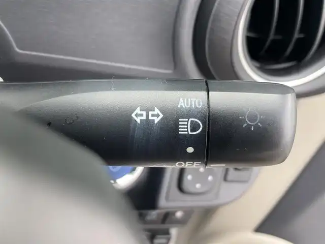 トヨタ アクア G 香川県 2014(平26)年 5.5万km スーパーホワイトⅡ 登録時走行距離：54894km/ディーラー純正ナビ/モデリスタ15インチアルミ/前後ドライブレコーダー/ETC/シートヒーター/ドアバイザー/純正フロアマット/電動格納ウィンカーミラー/オートライト/レベライザヘッドライト/プッシュスタート/スマートキー/スペアキー