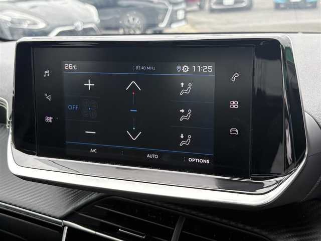 プジョー ２０８ GT 徳島県 2022(令4)年 2.6万km 青Ⅱ 純正ディスプレイ/ガラスルーフ/前後ドラレコ/ハーフレザーシート/前席シートヒーター/電動パーキング/パドルシフト/フロアマット/ＬＥＤヘッドライト/ステアリングスイッチ/レーンキープアシスト/プッシュスタート