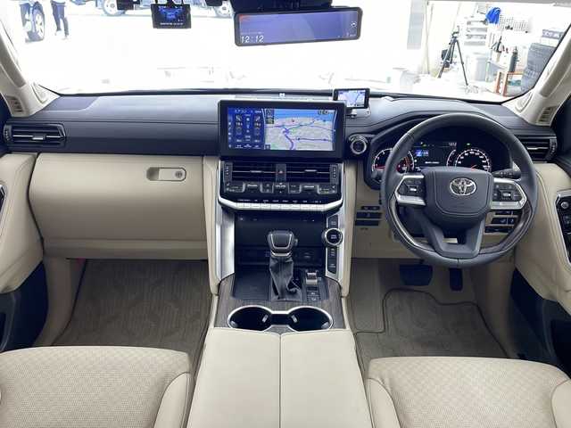 トヨタ ランドクルーザー ZX 兵庫県 2024(令6)年 0.5万km アバンギャルドブロンズメタリック ・純正ナビ/CD/DVD/Miracast/TV/BT/HDMI/・モデリスタエアロ/・サンルーフ/・JBLプレミアムサウンド/・後部座席モニター/・スマートキー/・nanoeX/・ビルトインETC2.0/・ステアリングヒーター/・シートヒーター/・シートベンチレーション/・パワーバックドア/・トヨタセーフティセンス/・レーンディパーチャーアラート/・プリクラッシュセーフティ/・ブラインドスポットモニター/・リアクロストラフィックアラート/・リヤカメラディテクション/・クリアランスソナー/・ヘッドアップディスプレイ/・ロードサインアシスト/・オートマチックハイビーム/・レーダークルーズコントロール/・クロールコントロール/・ステアリングヒーター/・デジタルインナーミラー/・前後ドライブレコーダー/・純正フロアマット/・LEDライト/・LEDフォグランプ/・20インチ純正アルミホイール