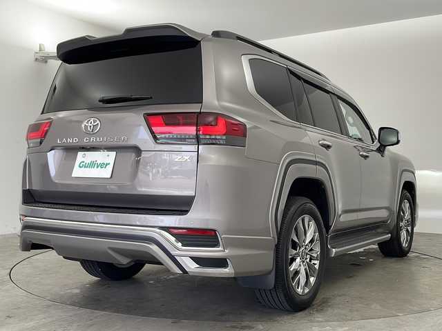 トヨタ ランドクルーザー ZX 兵庫県 2024(令6)年 0.5万km アバンギャルドブロンズメタリック ・純正ナビ/CD/DVD/Miracast/TV/BT/HDMI/・モデリスタエアロ/・サンルーフ/・JBLプレミアムサウンド/・後部座席モニター/・スマートキー/・nanoeX/・ビルトインETC2.0/・ステアリングヒーター/・シートヒーター/・シートベンチレーション/・パワーバックドア/・トヨタセーフティセンス/・レーンディパーチャーアラート/・プリクラッシュセーフティ/・ブラインドスポットモニター/・リアクロストラフィックアラート/・リヤカメラディテクション/・クリアランスソナー/・ヘッドアップディスプレイ/・ロードサインアシスト/・オートマチックハイビーム/・レーダークルーズコントロール/・クロールコントロール/・ステアリングヒーター/・デジタルインナーミラー/・前後ドライブレコーダー/・純正フロアマット/・LEDライト/・LEDフォグランプ/・20インチ純正アルミホイール