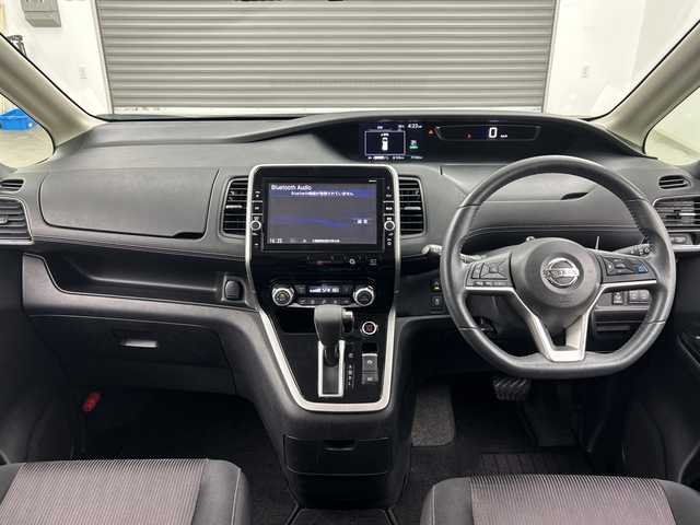 日産 セレナ ハイウェイスター G 三重県 2016(平28)年 7.8万km ダイヤモンドブラック 禁煙車/セーフティパックB/・プロパイロット/・電動パーキングブレーキ/・ブレーキホールド/・ステアリングスイッチ/・SRSカーテンエアバッグシステム/・サイドエアバッグシステム（前席）/・インテリジェントルームミラー/・踏み間違い衝突防止アシスト/・インテリジェント パーキングアシスト/・標識検知機能/・インテリジェント アラウンドビューモニター/エマージェンシーブレーキ/車線逸脱警報/コーナーセンサー/純正９型ナビ（MM516D-L）/・フルセグTV/CD/DVD/Blu-ray/BT/SD/音楽録音/純正フリップダウンモニター/ハンズフリー両側パワースライドドア/革巻きステアリング/LEＤヘッドライト/フォグランプ/オートライト/電動格納ミラー/シートバックテーブル/USB充電/リアサンシェード/前後ドライブレコーダー/ETC/アイドリングストップ/スマートキー/プッシュスタート/スペアキー/純正ドアバイザー/純正フロアマット