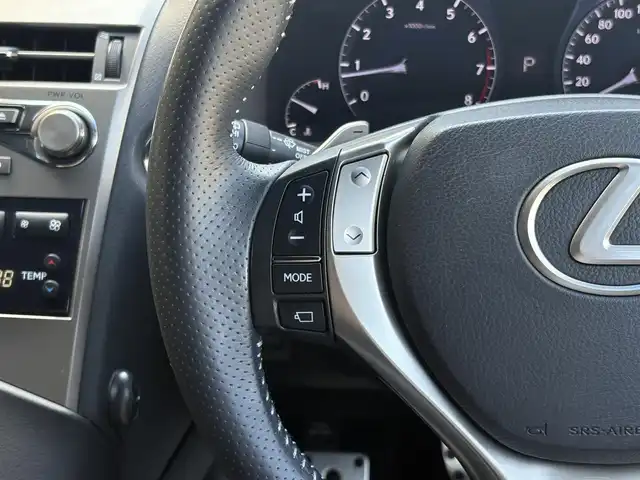 レクサス ＲＸ 350 Fスポーツ 三重県 2012(平24)年 8.1万km ブラック ♪ワンオーナー/♪4WD/スマートキー×2/プッシュスタート/黒革シート/前席パワーシート(D席メモリ付)/前席シートヒーター/パワーバックドア/クリアランスソナー/純正メーカーナビ/・フルセグ・AUX・USB/・CD録音・DVD再生/・Bluetoothオーディオ/・バック/サイドカメラ/後席モニター/AC100V/スペアタイヤ/純正19インチAW/LEDヘッドライト/フォグライト/オートライト/オートワイパー/ウィンカーミラー/オートリトラクタブルミラー/革巻ステアリング/パドルシフト/ステアリングスイッチ/クルーズコントロール/スモークフィルム/ビルトインETC/サイド/カーテン/ニーエアバック