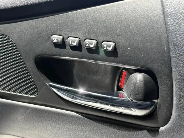 レクサス ＲＸ 350 Fスポーツ 三重県 2012(平24)年 8.1万km ブラック ♪ワンオーナー/♪4WD/スマートキー×2/プッシュスタート/黒革シート/前席パワーシート(D席メモリ付)/前席シートヒーター/パワーバックドア/クリアランスソナー/純正メーカーナビ/・フルセグ・AUX・USB/・CD録音・DVD再生/・Bluetoothオーディオ/・バック/サイドカメラ/後席モニター/AC100V/スペアタイヤ/純正19インチAW/LEDヘッドライト/フォグライト/オートライト/オートワイパー/ウィンカーミラー/オートリトラクタブルミラー/革巻ステアリング/パドルシフト/ステアリングスイッチ/クルーズコントロール/スモークフィルム/ビルトインETC/サイド/カーテン/ニーエアバック