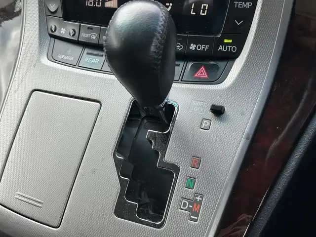 トヨタ ヴェルファイア 2．4Z 静岡県 2012(平24)年 9.4万km 黒 SDナビ(Bluetooth/フルセグTV)/ALPINE後席モニター/バックカメラ/ETC/純正フロアマット/両側パワースライドドア/カーテンエアバックス/ペアキー１本/エンジンスタートボタン/ダブルオートエアコン/パワーステアリング/パワーウィンドウ/ウォークスルー/ABS/オートライト