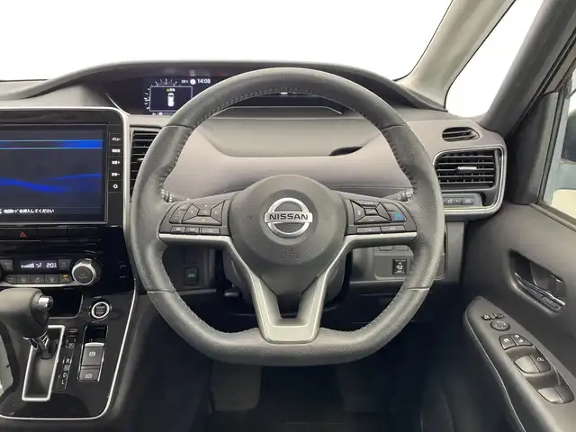 日産 セレナ ハイウェイスター V 栃木県 2020(令2)年 2万km ダイヤモンドブラック 純正10インチナビ/　（CD/DVD/フルセグTV/Bluetooth）/バックカメラ/フリップダウンモニター/プロパイロット/エマージェンシーブレーキ/レーンキープアシスト/ETC/ドライブレコーダー/両側パワースライドドア/ハンズフリースライドドア/LEDヘッドライト/純正AW/スマートキー/プッシュスタート/純正フロアマット