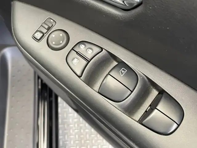 日産 セレナ ハイウェイスター V 栃木県 2020(令2)年 2万km ダイヤモンドブラック 純正10インチナビ/　（CD/DVD/フルセグTV/Bluetooth）/バックカメラ/フリップダウンモニター/プロパイロット/エマージェンシーブレーキ/レーンキープアシスト/ETC/ドライブレコーダー/両側パワースライドドア/ハンズフリースライドドア/LEDヘッドライト/純正AW/スマートキー/プッシュスタート/純正フロアマット