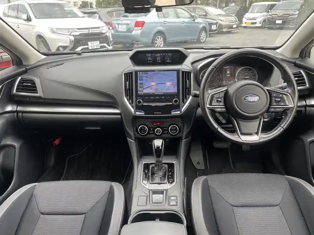 スバル インプレッサ スポーツ 2．0i－L アイサイト 千葉県 2018(平30)年 7.9万km アイスシルバーメタリック ディーラーナビ(AM/FM/フルセグ/BT/CD/USB/SD)/前後ドライブレコーダー(KZR-S100W)/SIドライブスイッチ/レーダークルーズコントロール/車間設定スイッチ/死角車両検知/車線逸脱警報/ステアリング連動ヘッドライト/アイサイト/パドルシフト/アイドリングストップ/横滑り防止機能/LEDヘッドライト/フォグランプ/バックカメラ/プッシュスタート/電動格納ミラー/ウィンカーミラー/純正フロアマット