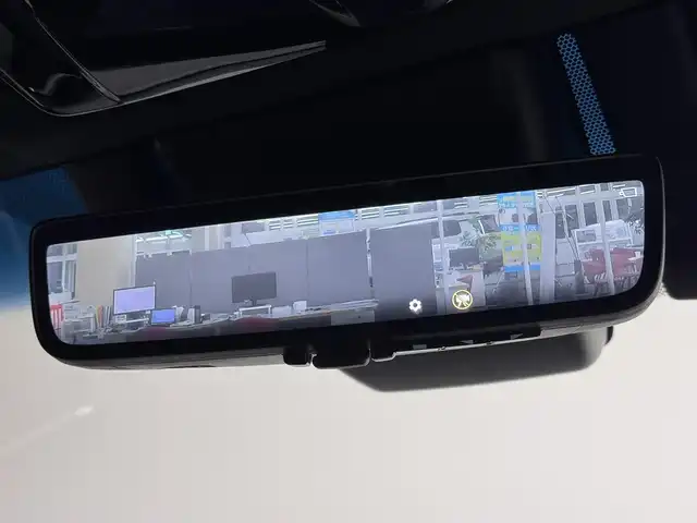 トヨタ ハリアー Z レザーパッケージ 三重県 2024(令6)年 0.6万km プラチナホワイトパールマイカ ガソリン/FF/MTモード付フロアCVT/12.3インチナビ/（AM/FM/TV/Bluetooth/USB/iPod/CarPlay/AndroidAuto/Miracast）/【OP】パノラミックビューモニター（床下透過表示機能付）/モデリスタエアロ（F/S/R下）/JBLプレミアムサウンドシステム/ドライブレコーダー 前後/ETC2.0/Toyota Safety Sense/●プリクラッシュセーフティ/●レーントレーシングアシスト/●レーダークルコン/●アダプティブハイビームシステム/●ロードサインアシスト/・ドライバー異常時対応システム/・先行車発進告知機能/・ブラインドスポットモニター/・リヤクロストラフィックオートブレーキ/・パーキングサポートブレーキ（前後静止物、後方接近車両）/など/装備/・【OP】おくだけ充電/・【OP】AC100Vコンセント（100W）/・デジタルインナーミラー（前後録画機能付）/・カラーヘッドアップディスプレイ/・ハンズフリーパワーバックドア/・本革シート/・シートヒーター＋ベンチレーション（D/N）/・ステアリングヒーター/・パワーシート（D8way（メモリー・4wayランバーサポート付）/N4way）/・左右独立オートエアコン/・オートワイパー/など