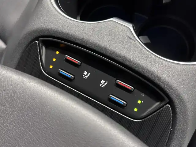 トヨタ ハリアー Z レザーパッケージ 三重県 2024(令6)年 0.6万km プラチナホワイトパールマイカ ガソリン/FF/MTモード付フロアCVT/12.3インチナビ/（AM/FM/TV/Bluetooth/USB/iPod/CarPlay/AndroidAuto/Miracast）/【OP】パノラミックビューモニター（床下透過表示機能付）/モデリスタエアロ（F/S/R下）/JBLプレミアムサウンドシステム/ドライブレコーダー 前後/ETC2.0/Toyota Safety Sense/●プリクラッシュセーフティ/●レーントレーシングアシスト/●レーダークルコン/●アダプティブハイビームシステム/●ロードサインアシスト/・ドライバー異常時対応システム/・先行車発進告知機能/・ブラインドスポットモニター/・リヤクロストラフィックオートブレーキ/・パーキングサポートブレーキ（前後静止物、後方接近車両）/など/装備/・【OP】おくだけ充電/・【OP】AC100Vコンセント（100W）/・デジタルインナーミラー（前後録画機能付）/・カラーヘッドアップディスプレイ/・ハンズフリーパワーバックドア/・本革シート/・シートヒーター＋ベンチレーション（D/N）/・ステアリングヒーター/・パワーシート（D8way（メモリー・4wayランバーサポート付）/N4way）/・左右独立オートエアコン/・オートワイパー/など