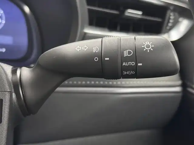 トヨタ ハリアー Z レザーパッケージ 三重県 2024(令6)年 0.6万km プラチナホワイトパールマイカ ガソリン/FF/MTモード付フロアCVT/12.3インチナビ/（AM/FM/TV/Bluetooth/USB/iPod/CarPlay/AndroidAuto/Miracast）/【OP】パノラミックビューモニター（床下透過表示機能付）/モデリスタエアロ（F/S/R下）/JBLプレミアムサウンドシステム/ドライブレコーダー 前後/ETC2.0/Toyota Safety Sense/●プリクラッシュセーフティ/●レーントレーシングアシスト/●レーダークルコン/●アダプティブハイビームシステム/●ロードサインアシスト/・ドライバー異常時対応システム/・先行車発進告知機能/・ブラインドスポットモニター/・リヤクロストラフィックオートブレーキ/・パーキングサポートブレーキ（前後静止物、後方接近車両）/など/装備/・【OP】おくだけ充電/・【OP】AC100Vコンセント（100W）/・デジタルインナーミラー（前後録画機能付）/・カラーヘッドアップディスプレイ/・ハンズフリーパワーバックドア/・本革シート/・シートヒーター＋ベンチレーション（D/N）/・ステアリングヒーター/・パワーシート（D8way（メモリー・4wayランバーサポート付）/N4way）/・左右独立オートエアコン/・オートワイパー/など