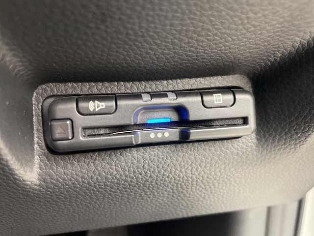 ホンダ ステップワゴン スパーダ eHEV 三重県 2023(令5)年 2万km プラチナホワイトパール /純正11.4インチナビ//フルセグ//バックカメラ//パワーバックドア//シートヒーター//追従式クルーズコントロール//衝突軽減ブレーキ//レーンキープアシスト//ブラインドスポットモニター//オートハイビーム//コーナーセンサー//両側パワースライドドア//ETC//スマートキー