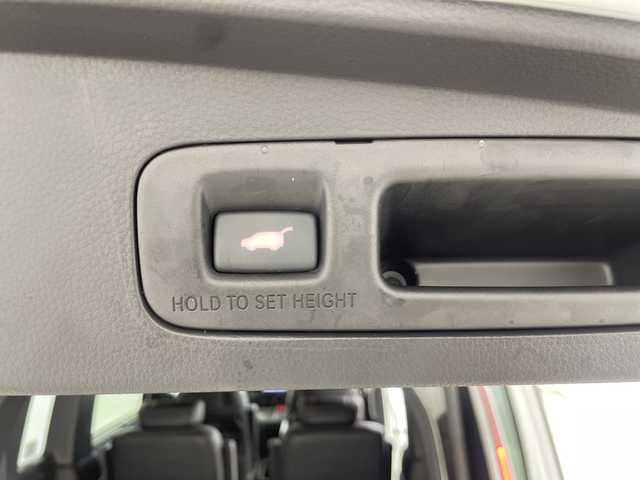 ホンダ ステップワゴン スパーダ eHEV 三重県 2023(令5)年 2万km プラチナホワイトパール /純正11.4インチナビ//フルセグ//バックカメラ//パワーバックドア//シートヒーター//追従式クルーズコントロール//衝突軽減ブレーキ//レーンキープアシスト//ブラインドスポットモニター//オートハイビーム//コーナーセンサー//両側パワースライドドア//ETC//スマートキー