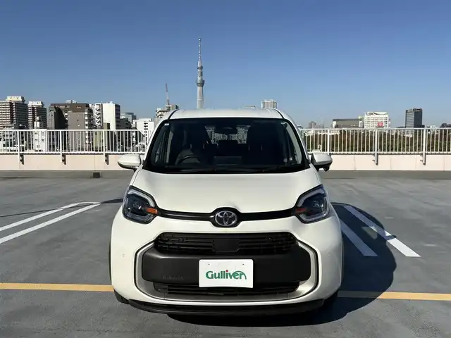 トヨタ シエンタ Z 東京都 2024(令6)年 1.6万km ホワイトパールクリスタルシャイン 純正ナビ/バックカメラ/両側パワースライドドア/ビルトインETC/スマートキー/バイザー・マット/Toyota　Safety Sense/レーダークルーズコントロール/プリクラッシュセーフティー/レーンディパーチャーアラート/エンジンプッシュボタン/スマートキー/保証書・取説