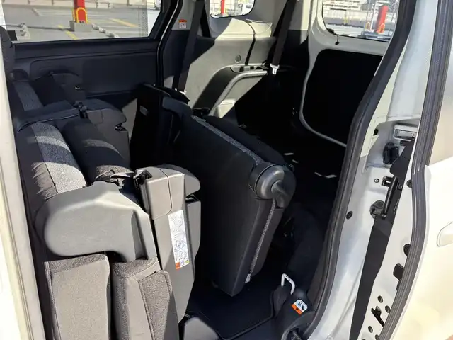 トヨタ シエンタ Z 東京都 2024(令6)年 1.6万km ホワイトパールクリスタルシャイン 純正ナビ/バックカメラ/両側パワースライドドア/ビルトインETC/スマートキー/バイザー・マット/Toyota　Safety Sense/レーダークルーズコントロール/プリクラッシュセーフティー/レーンディパーチャーアラート/エンジンプッシュボタン/スマートキー/保証書・取説