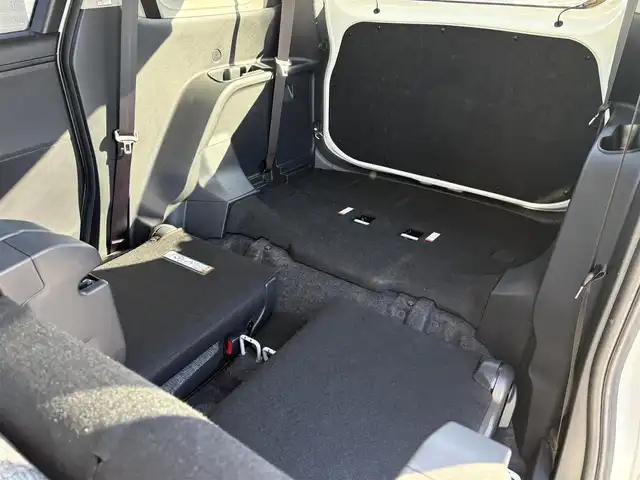 トヨタ シエンタ Z 東京都 2024(令6)年 1.6万km ホワイトパールクリスタルシャイン 純正ナビ/バックカメラ/両側パワースライドドア/ビルトインETC/スマートキー/バイザー・マット/Toyota　Safety Sense/レーダークルーズコントロール/プリクラッシュセーフティー/レーンディパーチャーアラート/エンジンプッシュボタン/スマートキー/保証書・取説