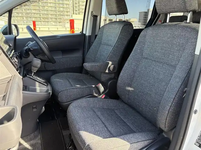 トヨタ シエンタ Z 東京都 2024(令6)年 1.6万km ホワイトパールクリスタルシャイン 純正ナビ/バックカメラ/両側パワースライドドア/ビルトインETC/スマートキー/バイザー・マット/Toyota　Safety Sense/レーダークルーズコントロール/プリクラッシュセーフティー/レーンディパーチャーアラート/エンジンプッシュボタン/スマートキー/保証書・取説