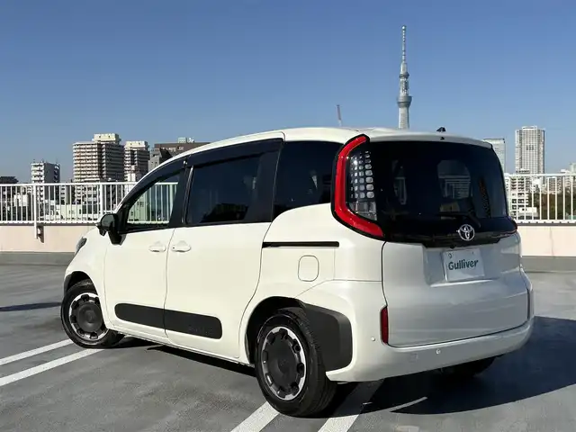 トヨタ シエンタ Z 東京都 2024(令6)年 1.6万km ホワイトパールクリスタルシャイン 純正ナビ/バックカメラ/両側パワースライドドア/ビルトインETC/スマートキー/バイザー・マット/Toyota　Safety Sense/レーダークルーズコントロール/プリクラッシュセーフティー/レーンディパーチャーアラート/エンジンプッシュボタン/スマートキー/保証書・取説