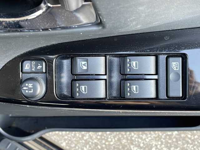 ダイハツ タント カスタム RS SAⅡ 青森県 2015(平27)年 7.6万km ブラックマイカメタリック ・4WD/・ターボ/・社外ナビ/・フルセグ/・両側パワースライドドア/・衝突軽減ブレーキ/・横滑り抑制装置/・プッシュスタート/・スマートキー/・オートライト/・フォグランプ/・USB端子/・ドアバイザー/・スマートキー/・純正15AW