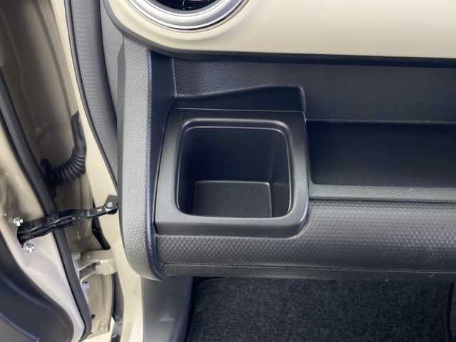 スズキ クロスビー HYBRID MZ 秋田県 2024(令6)年 3.1万km キャラバンアイボリーパールメタリック/ホワイト 2トーンルーフ ４WD/社外ナビ【AM/FM/CD/BT】　/バックカメラ　/ＥＴＣ　/パドルシフト　/プッシュスタート　/クルーズコントロール/前席シートヒーター　/ＵＳＢポート　/レーンキープアシスト　/衝突被害軽減システム　/クリアランスソナー　/横滑り防止装置/ヒルディセントコントロール/ダウンヒルアシストコントロール/オートエアコン/オートライト/SNOW/SPORT/アイドリングストップ/コーナーセンサー/革巻きステアリング/電格ミラー/フォグライト/ウィンカーミラー/純正AW/保証書/取り扱い説明書