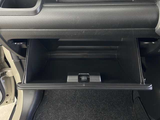 スズキ クロスビー HYBRID MZ 秋田県 2024(令6)年 3.1万km キャラバンアイボリーパールメタリック/ホワイト 2トーンルーフ ４WD/社外ナビ【AM/FM/CD/BT】　/バックカメラ　/ＥＴＣ　/パドルシフト　/プッシュスタート　/クルーズコントロール/前席シートヒーター　/ＵＳＢポート　/レーンキープアシスト　/衝突被害軽減システム　/クリアランスソナー　/横滑り防止装置/ヒルディセントコントロール/ダウンヒルアシストコントロール/オートエアコン/オートライト/SNOW/SPORT/アイドリングストップ/コーナーセンサー/革巻きステアリング/電格ミラー/フォグライト/ウィンカーミラー/純正AW/保証書/取り扱い説明書