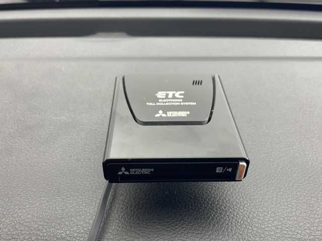 スズキ クロスビー HYBRID MZ 秋田県 2024(令6)年 3.1万km キャラバンアイボリーパールメタリック/ホワイト 2トーンルーフ ４WD/社外ナビ【AM/FM/CD/BT】　/バックカメラ　/ＥＴＣ　/パドルシフト　/プッシュスタート　/クルーズコントロール/前席シートヒーター　/ＵＳＢポート　/レーンキープアシスト　/衝突被害軽減システム　/クリアランスソナー　/横滑り防止装置/ヒルディセントコントロール/ダウンヒルアシストコントロール/オートエアコン/オートライト/SNOW/SPORT/アイドリングストップ/コーナーセンサー/革巻きステアリング/電格ミラー/フォグライト/ウィンカーミラー/純正AW/保証書/取り扱い説明書