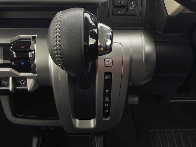 スズキ クロスビー HYBRID MZ 秋田県 2024(令6)年 3.1万km キャラバンアイボリーパールメタリック/ホワイト 2トーンルーフ ４WD/社外ナビ【AM/FM/CD/BT】　/バックカメラ　/ＥＴＣ　/パドルシフト　/プッシュスタート　/クルーズコントロール/前席シートヒーター　/ＵＳＢポート　/レーンキープアシスト　/衝突被害軽減システム　/クリアランスソナー　/横滑り防止装置/ヒルディセントコントロール/ダウンヒルアシストコントロール/オートエアコン/オートライト/SNOW/SPORT/アイドリングストップ/コーナーセンサー/革巻きステアリング/電格ミラー/フォグライト/ウィンカーミラー/純正AW/保証書/取り扱い説明書