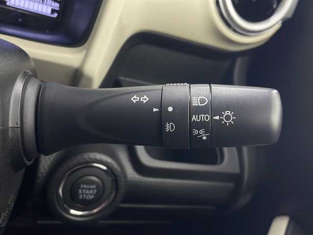 スズキ クロスビー HYBRID MZ 秋田県 2024(令6)年 3.1万km キャラバンアイボリーパールメタリック/ホワイト 2トーンルーフ ４WD/社外ナビ【AM/FM/CD/BT】　/バックカメラ　/ＥＴＣ　/パドルシフト　/プッシュスタート　/クルーズコントロール/前席シートヒーター　/ＵＳＢポート　/レーンキープアシスト　/衝突被害軽減システム　/クリアランスソナー　/横滑り防止装置/ヒルディセントコントロール/ダウンヒルアシストコントロール/オートエアコン/オートライト/SNOW/SPORT/アイドリングストップ/コーナーセンサー/革巻きステアリング/電格ミラー/フォグライト/ウィンカーミラー/純正AW/保証書/取り扱い説明書