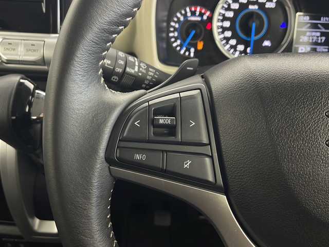 スズキ クロスビー HYBRID MZ 秋田県 2024(令6)年 3.1万km キャラバンアイボリーパールメタリック/ホワイト 2トーンルーフ ４WD/社外ナビ【AM/FM/CD/BT】　/バックカメラ　/ＥＴＣ　/パドルシフト　/プッシュスタート　/クルーズコントロール/前席シートヒーター　/ＵＳＢポート　/レーンキープアシスト　/衝突被害軽減システム　/クリアランスソナー　/横滑り防止装置/ヒルディセントコントロール/ダウンヒルアシストコントロール/オートエアコン/オートライト/SNOW/SPORT/アイドリングストップ/コーナーセンサー/革巻きステアリング/電格ミラー/フォグライト/ウィンカーミラー/純正AW/保証書/取り扱い説明書