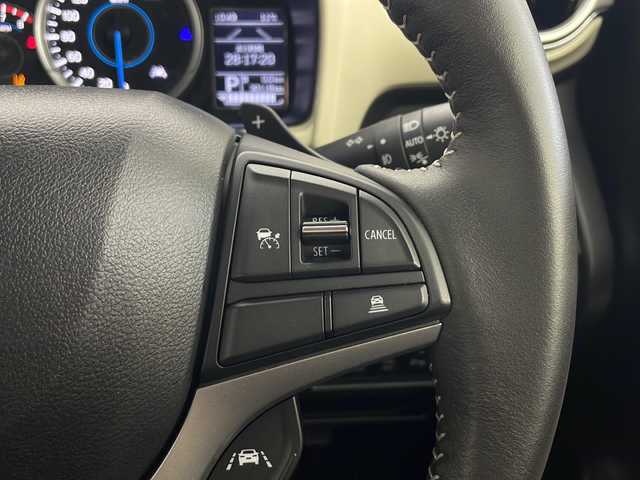 スズキ クロスビー HYBRID MZ 秋田県 2024(令6)年 3.1万km キャラバンアイボリーパールメタリック/ホワイト 2トーンルーフ ４WD/社外ナビ【AM/FM/CD/BT】　/バックカメラ　/ＥＴＣ　/パドルシフト　/プッシュスタート　/クルーズコントロール/前席シートヒーター　/ＵＳＢポート　/レーンキープアシスト　/衝突被害軽減システム　/クリアランスソナー　/横滑り防止装置/ヒルディセントコントロール/ダウンヒルアシストコントロール/オートエアコン/オートライト/SNOW/SPORT/アイドリングストップ/コーナーセンサー/革巻きステアリング/電格ミラー/フォグライト/ウィンカーミラー/純正AW/保証書/取り扱い説明書