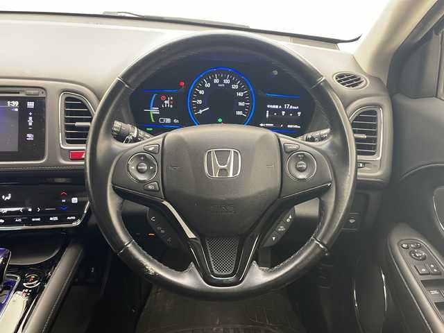 ホンダ ヴェゼル ハイブリッド Z 千葉県 2015(平27)年 6.9万km ルーセブラックM 純正インターナビ/フルセグTV/Bluetooth/CD/DVD/USB/バックカメラ/ビルトインETC/パドルシフト/ステアリングリモコン/ハーフレザーシート/シートヒーター/ワイパーデアイサー/クルーズコントロール/ISOFIX/ルーフレール/LEDヘッドライト