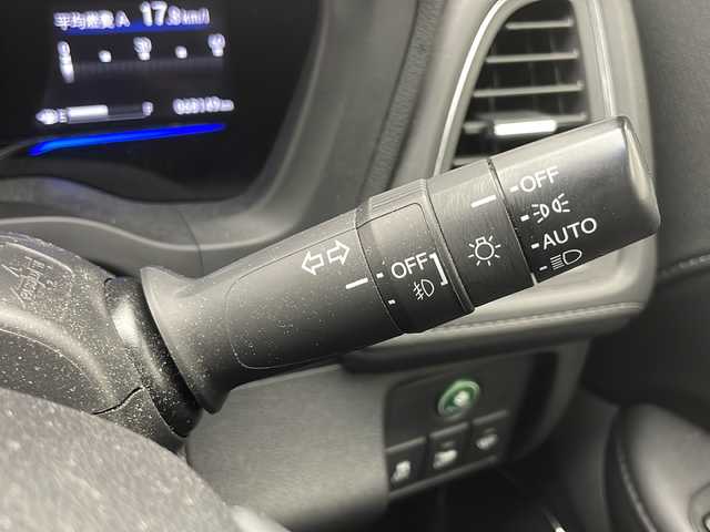 ホンダ ヴェゼル ハイブリッド Z 千葉県 2015(平27)年 6.9万km ルーセブラックM 純正インターナビ/フルセグTV/Bluetooth/CD/DVD/USB/バックカメラ/ビルトインETC/パドルシフト/ステアリングリモコン/ハーフレザーシート/シートヒーター/ワイパーデアイサー/クルーズコントロール/ISOFIX/ルーフレール/LEDヘッドライト