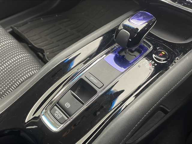 ホンダ ヴェゼル ハイブリッド Z 千葉県 2015(平27)年 6.9万km ルーセブラックM 純正インターナビ/フルセグTV/Bluetooth/CD/DVD/USB/バックカメラ/ビルトインETC/パドルシフト/ステアリングリモコン/ハーフレザーシート/シートヒーター/ワイパーデアイサー/クルーズコントロール/ISOFIX/ルーフレール/LEDヘッドライト