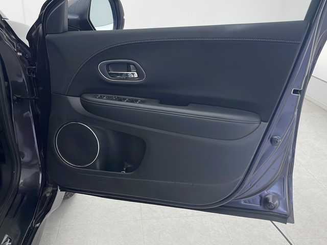 ホンダ ヴェゼル ハイブリッド Z 千葉県 2015(平27)年 6.9万km ルーセブラックM 純正インターナビ/フルセグTV/Bluetooth/CD/DVD/USB/バックカメラ/ビルトインETC/パドルシフト/ステアリングリモコン/ハーフレザーシート/シートヒーター/ワイパーデアイサー/クルーズコントロール/ISOFIX/ルーフレール/LEDヘッドライト