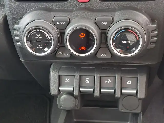 スズキ ジムニー ノマド FC 東京都 2025(令7)年 0.1千km 紺 登録済未使用車/4WD/スズキセーフティサポート/・デュアルカメラブレーキサポート/・車線逸脱警報機能/・誤発進抑制機能/・後方誤発進抑制機能/・ふらつき警報機能/・アダプティブクルーズコントロール/シートヒーター(D/N席)/純正LEDヘッドライト/フォグランプ/オートライト/純正15インチAW/純正フロアマット/革巻きステアリング/ステアリングスイッチ/ヒルホールドコントロール/プッシュスタート/スマートキー/スペアキー×１