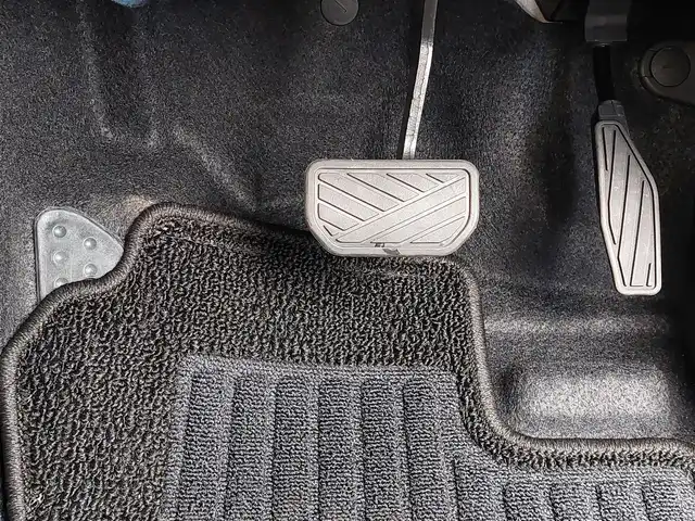 スズキ ジムニー ノマド FC 東京都 2025(令7)年 0.1千km 紺 登録済未使用車/4WD/スズキセーフティサポート/・デュアルカメラブレーキサポート/・車線逸脱警報機能/・誤発進抑制機能/・後方誤発進抑制機能/・ふらつき警報機能/・アダプティブクルーズコントロール/シートヒーター(D/N席)/純正LEDヘッドライト/フォグランプ/オートライト/純正15インチAW/純正フロアマット/革巻きステアリング/ステアリングスイッチ/ヒルホールドコントロール/プッシュスタート/スマートキー/スペアキー×１