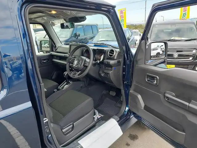 スズキ ジムニー ノマド FC 東京都 2025(令7)年 0.1千km 紺 登録済未使用車/4WD/スズキセーフティサポート/・デュアルカメラブレーキサポート/・車線逸脱警報機能/・誤発進抑制機能/・後方誤発進抑制機能/・ふらつき警報機能/・アダプティブクルーズコントロール/シートヒーター(D/N席)/純正LEDヘッドライト/フォグランプ/オートライト/純正15インチAW/純正フロアマット/革巻きステアリング/ステアリングスイッチ/ヒルホールドコントロール/プッシュスタート/スマートキー/スペアキー×１