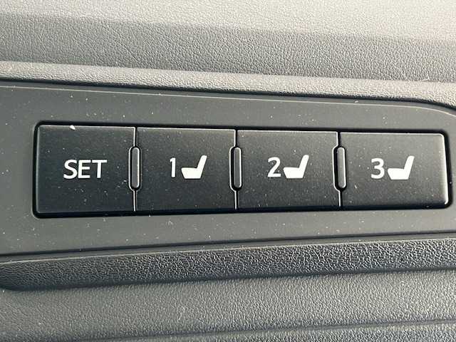 トヨタ アルファードハイブリット SR 宮城県 2019(令1)年 7.1万km ブラック 4WD/オットマン/トヨタセーフティーセンス/・ブラインドスポットモニター/・車線逸脱警報装置/・プリクラッシュセーフティ/・レーントレーシングアシスト/・レーンチェンジアシスト/・ロードサインアシスト/純正ナビ/・ETC/・フルセグTV/・Bluetooth/CD/DVD/・バックカメラ/・デジタルインナーミラー/両側パワースライドドア/パワーバックドア/レーダークルーズコントロール/電子パーキング/・オートホールド/アイドリングストップ/電子パーキング/・オートブレーキホールド/革巻きステアリング/・ステアリングスイッチ/レザーシート/・パワーシート（運転席/助手席）/・メモリシート(運転席)/・エアシート（運転席/助手席）/・シートヒーター（運転席/助手席）/プッシュスタート/・スマートキー/LEDヘッドライト/・オートライト/・オートハイビーム/純正フロアマット