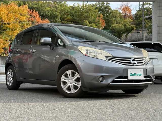 日産 ノート メダリスト 大阪府 2013(平25)年 7.3万km ダークメタルグレー /禁煙車//純正ＳＤナビ/MP313D-W///フルセグテレビ/ＣＤ/ＤＶＤ/ＳＤ/ＢＴ//ＡＵＸ/ＨＤＭＩ/ＵＳＢ//全方位カメラ//バックカメラ//ＥＴＣ//ハーフレザーシート//スマートキー//プッシュスタート//アイドリングストップ//取扱説明書//保証書//スペアキー×1