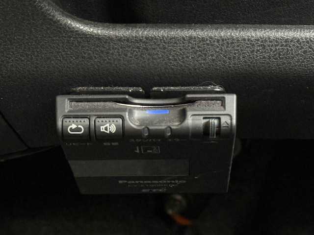 日産 ノート メダリスト 大阪府 2013(平25)年 7.3万km ダークメタルグレー /禁煙車//純正ＳＤナビ/MP313D-W///フルセグテレビ/ＣＤ/ＤＶＤ/ＳＤ/ＢＴ//ＡＵＸ/ＨＤＭＩ/ＵＳＢ//全方位カメラ//バックカメラ//ＥＴＣ//ハーフレザーシート//スマートキー//プッシュスタート//アイドリングストップ//取扱説明書//保証書//スペアキー×1