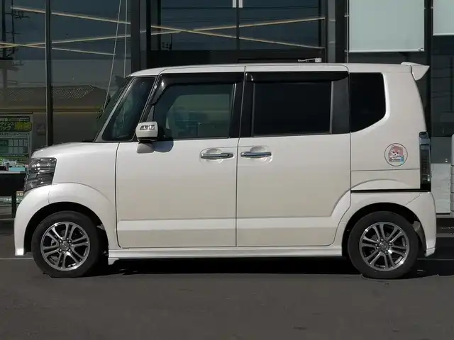 ホンダ Ｎ ＢＯＸ カスタム SSパッケージ 茨城県 2017(平29)年 6.5万km プレミアムホワイトパールⅡ 純正ナビ/【CD・DVD・AM・FM・TV・iPod・SD・USB・BT・VTR・AUX】/シートヒーター/両側パワスラ/ETC/Bカメラ/前方ドラレコ/アイドリングストップ/オートライト/Fフォグ/LEDライト/純正フロアマット/純正アルミホイール/電格ミラー/ウインカーミラー/ドアバイザー/チップアップシート/ステリモ/ロールサンシェード